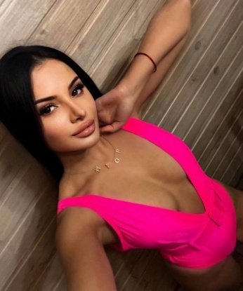 У меня есть все, чтобы сделать тебя счастливым. 😏
Я живу в Москве и готова встретиться с тобой в уютных апартаментах или приехать к тебе. Мои услуги разнообразны, от классического секса до экстремальных игр и ролевых сценариев. 🌶️
У меня есть положительные отзывы от предыдущих клиентов, которые оценили мою профессиональность и страсть. К тому же, у меня есть красивые фото, которые тебе понравятся. 📸
Не теряй времени, давай проведем это незабываемое время вместе! 💋 Лилия